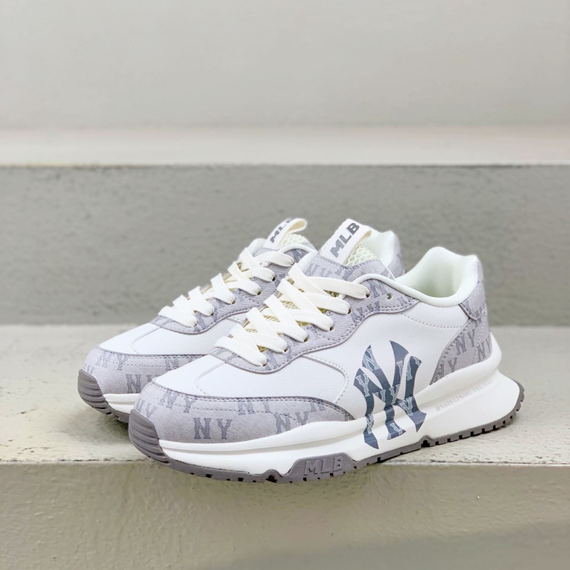 G*u*i casual shoes